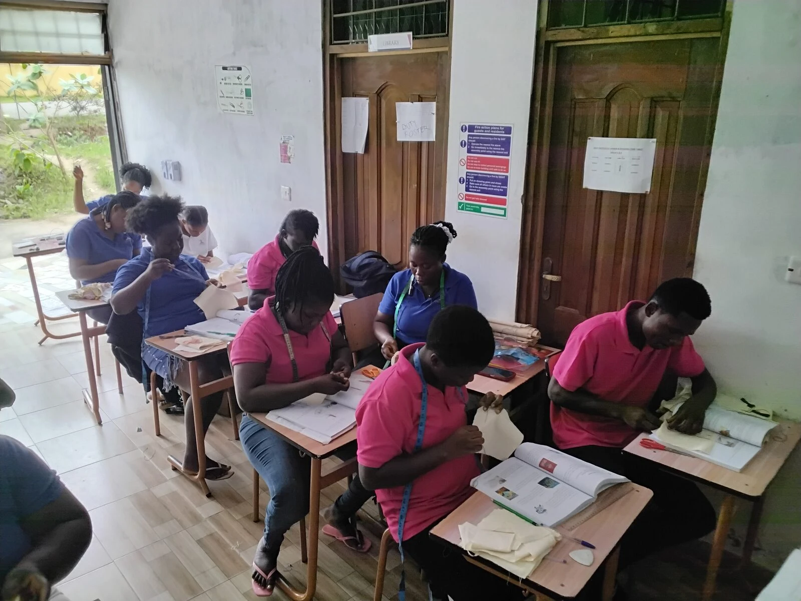 Ade3f3 classroom during a practical lesson